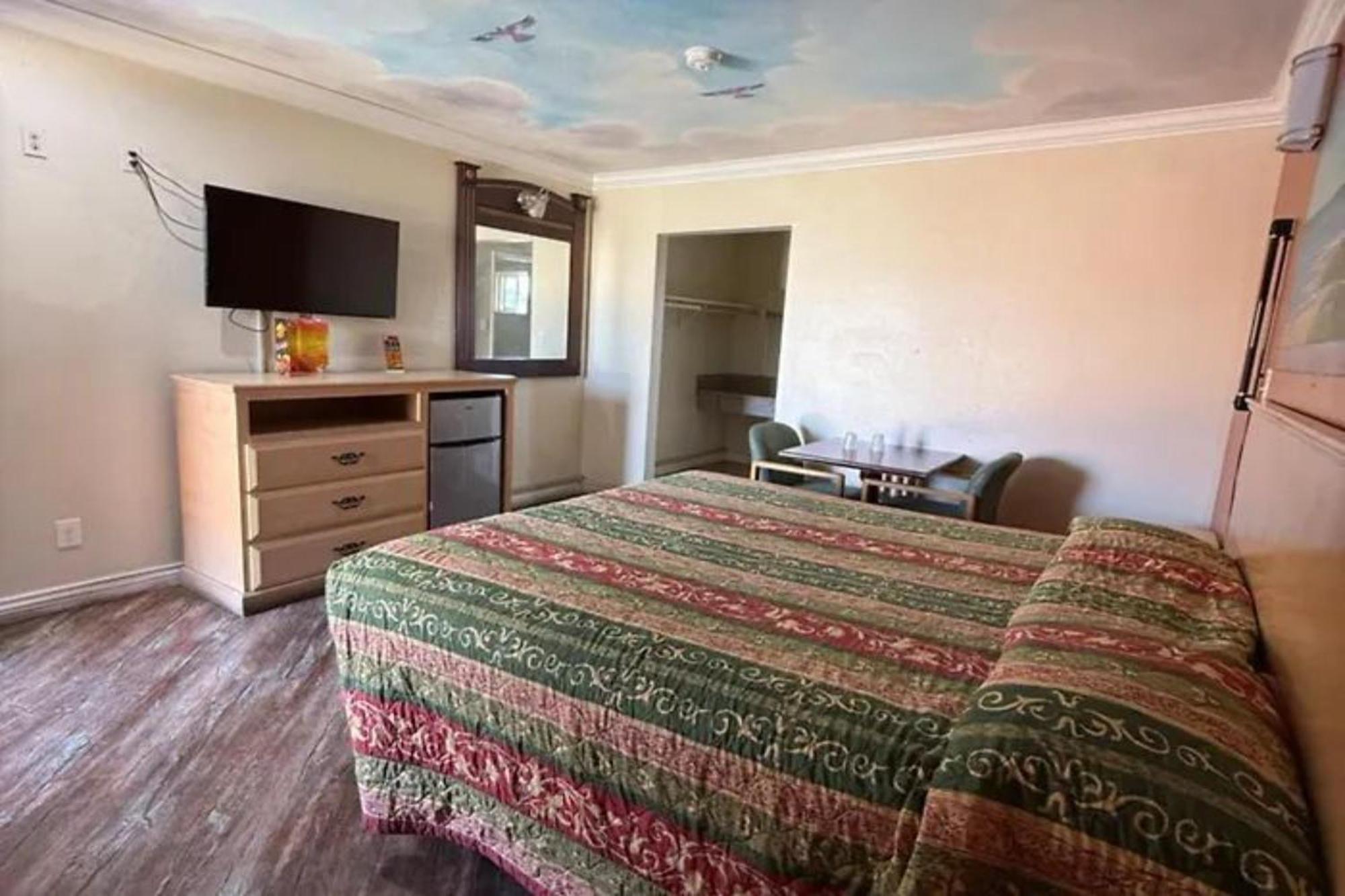 Robinhood Motel Anaheim West エクステリア 写真